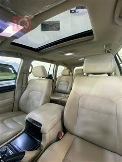 تۆیۆتا لاند کروزەر